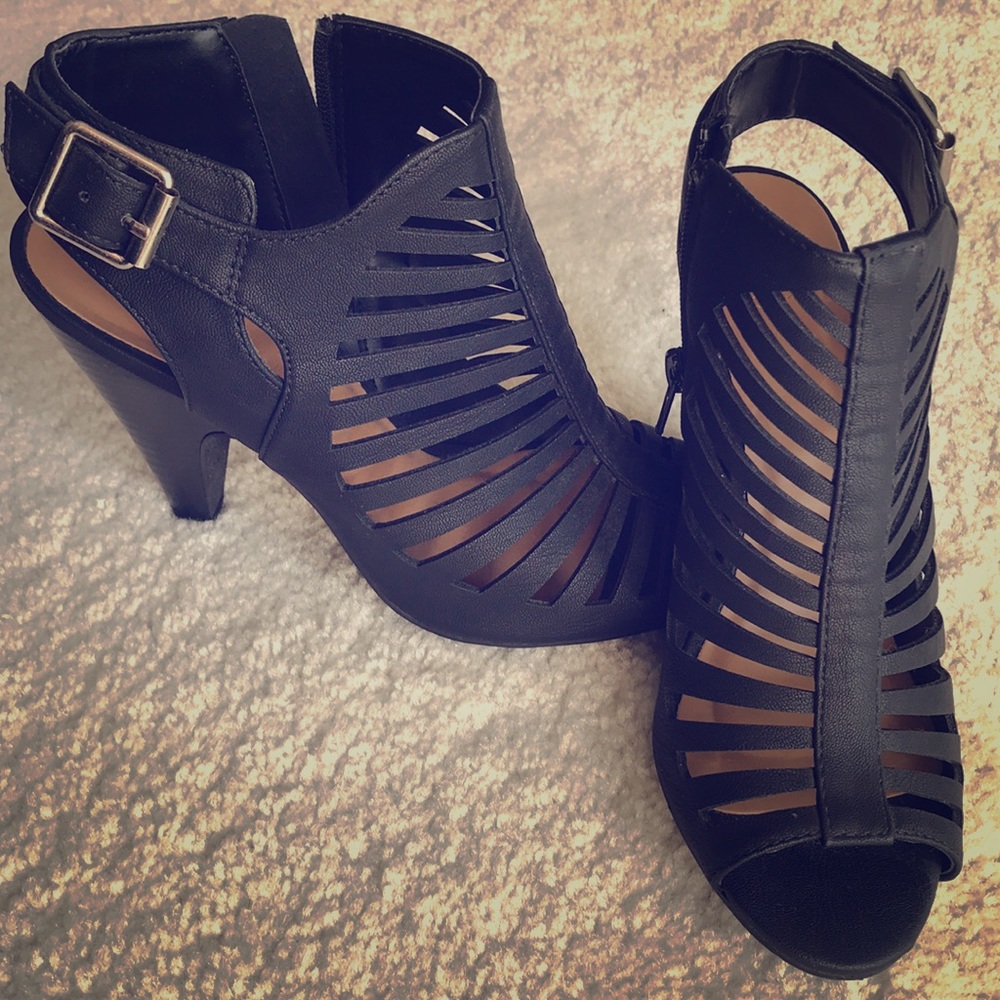 Black High Heel Sandals Size 7.5